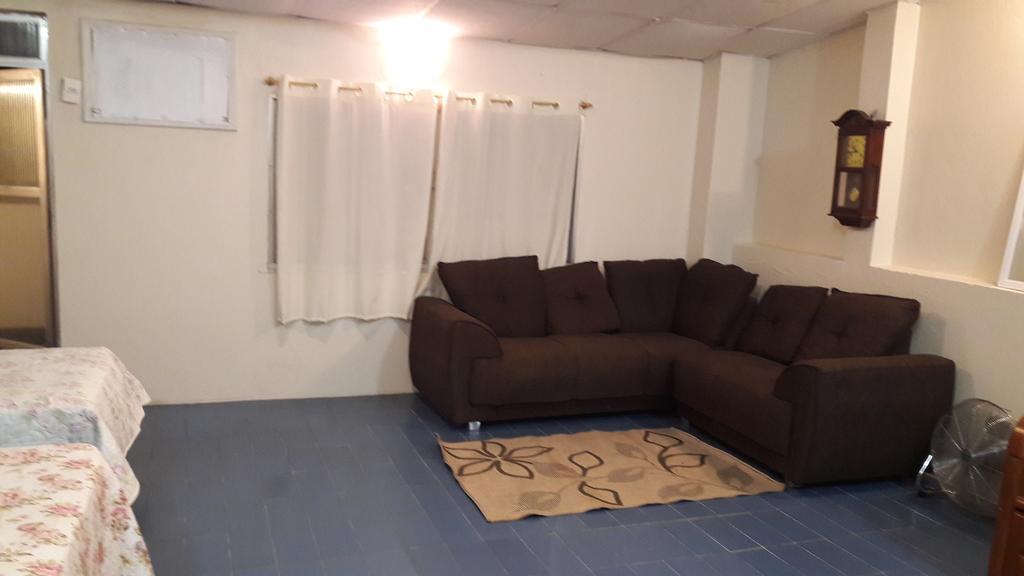 Solar Montserrart Wisma tamu 2*